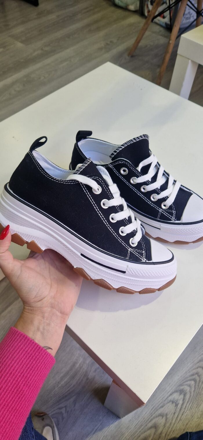 Zapatillas tipo converse - Imagen 1